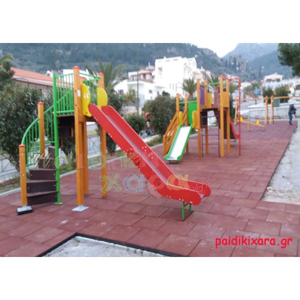 Παιδική χαρά σε κέντρο πόλης με ελαστικό δάπεδο Δήμου Μονεμβασιας